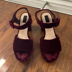 Urban Outfitters - Burgundy/Maroon Velvet Heel Pumps - Size 8